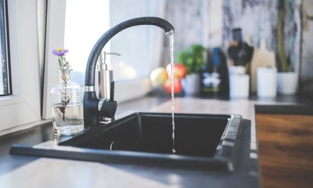 Πόσιμο νερό: Διαδρομή, επεξεργασία και έλεγχοι ποιότητας