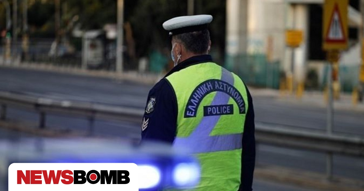 Φορτηγό έπεσε σε ανοιχτό φρεάτιο στην Ιερά Οδό