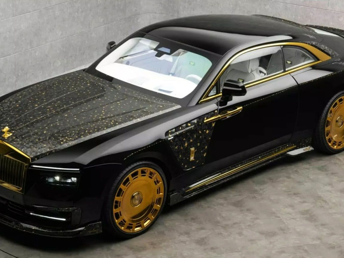 https://img.bbmd.gr/img/1200/900/90/2025/12/27/33a3fda1-mansory-rolls-royce-spectre-1.jpg?t=245M2wTtNj1tBiw2poTDQA