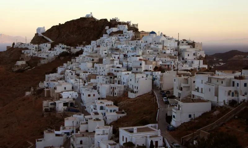 Γνωρίζοντας τη μαγική Χώρα της Σερίφου