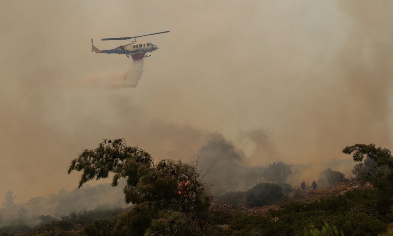 Φωτιά στη Χίο: Σε κατάσταση έκτακτης ανάγκης το νησί - Προς τα Μαστιχοχώρια κινούνται οι φλόγες