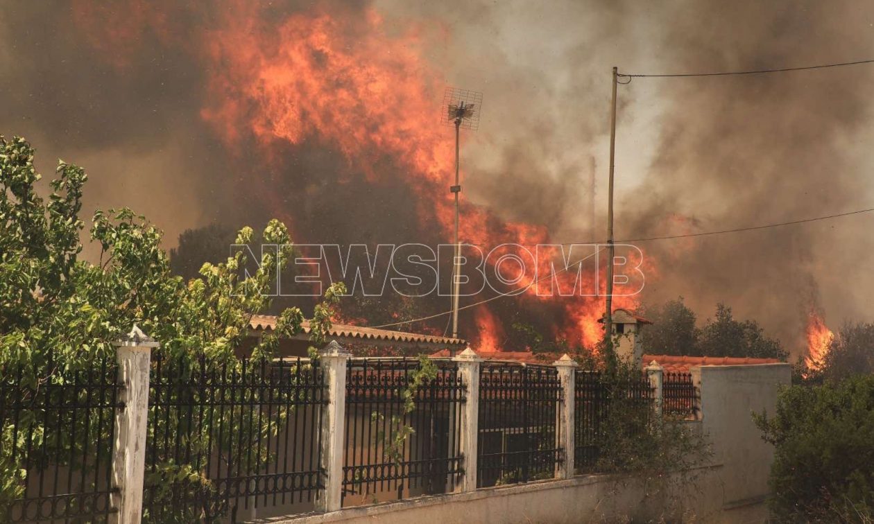 LIVE BLOG: Στάχτη και απόγνωση σε Παλαιά Φώκαια και Ανάβυσσο - Δεκάδες τα καμένα  σπίτια - Newsbomb