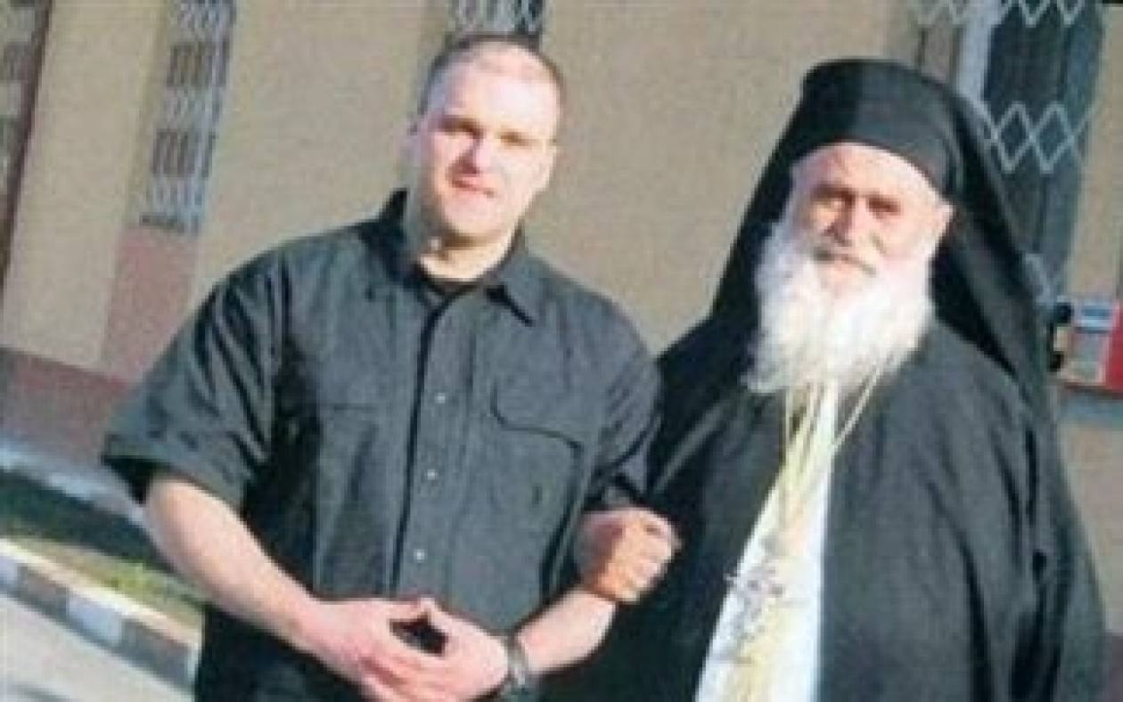 Ο Κώστας Πάσσαρης μοναχός!