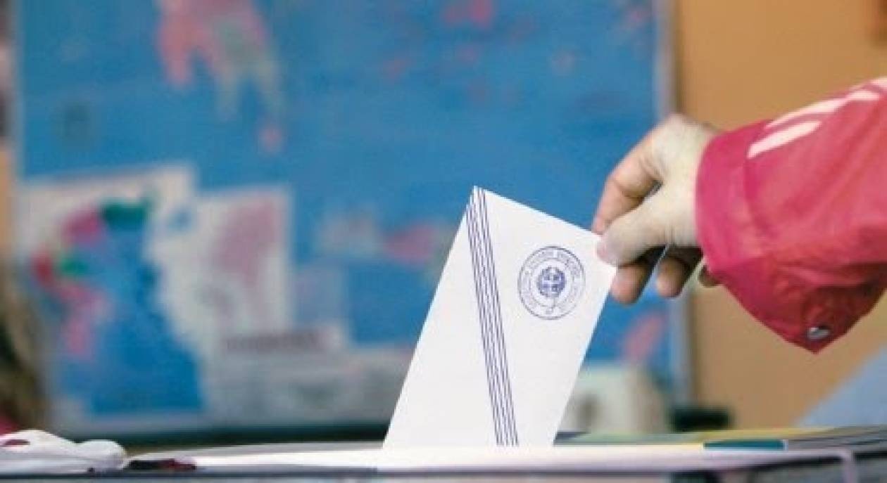 Το ΠΑΣΟΚ χάνει τους ψηφοφόρους του