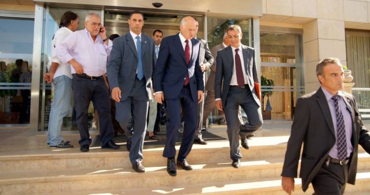 Περιοδείες και φήμες εκλογών
