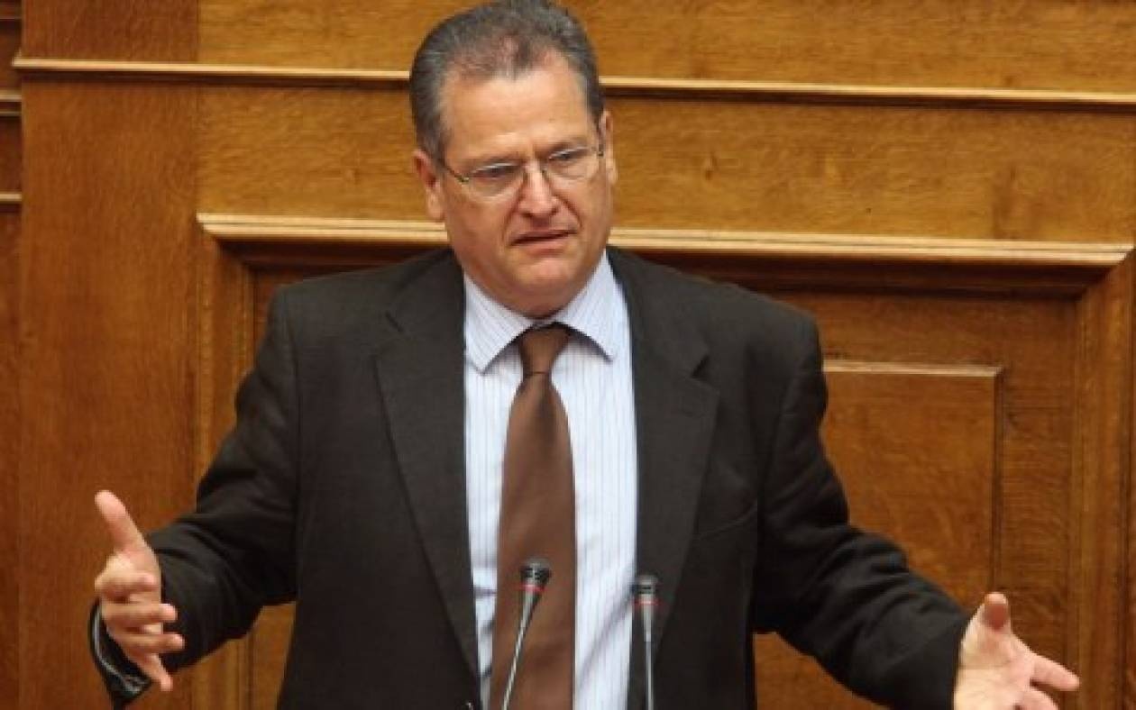Π. Οικονόμου: Δεν μακροημερεύει το 23% στο ΦΠΑ