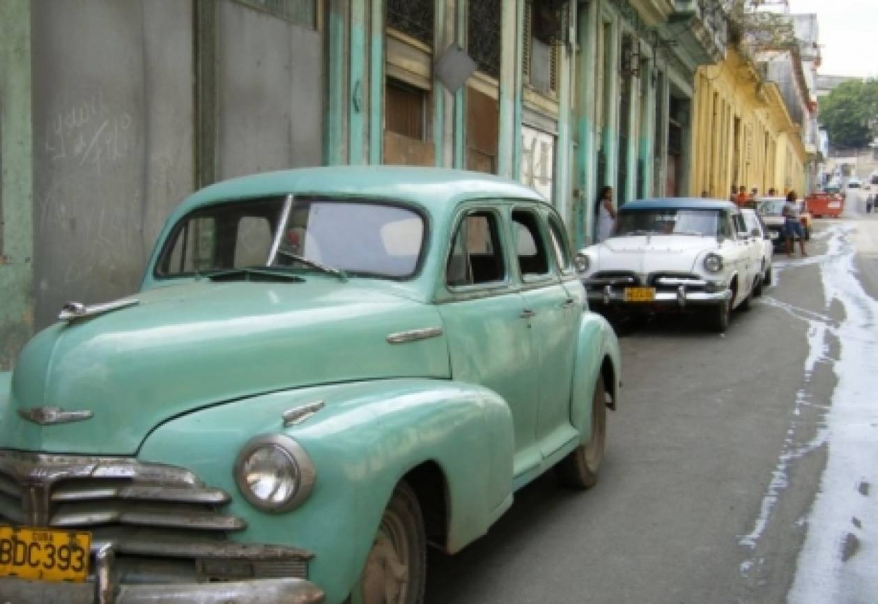 Άρση της απαγόρευσης αγοράς ΙΧ στην Κούβα