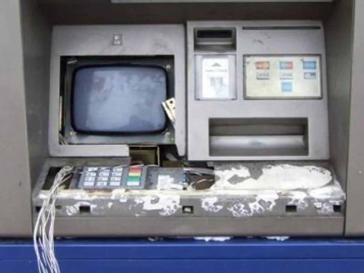 Με καλάσνικοφ επιχείρησαν διάρρηξη ΑΤΜ