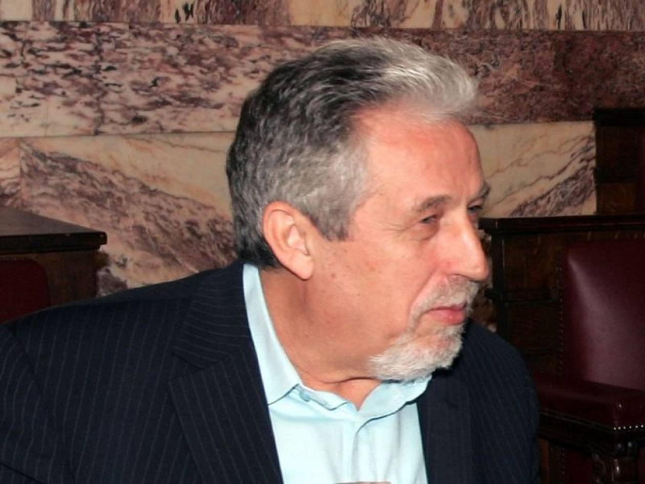 Βολές Μανώλη για την εργασιακή εφεδρεία