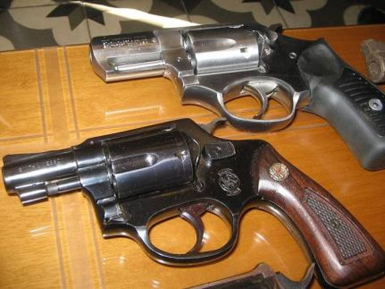 Σύλληψη 55χρονου για όπλα και ναρκωτικά