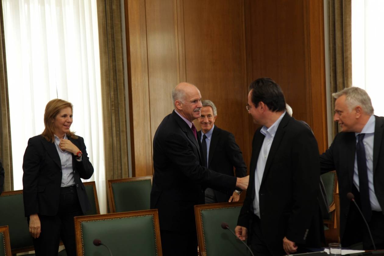 Κυβερνητική άγνοια για τυχόν αναβολή της Συνόδου