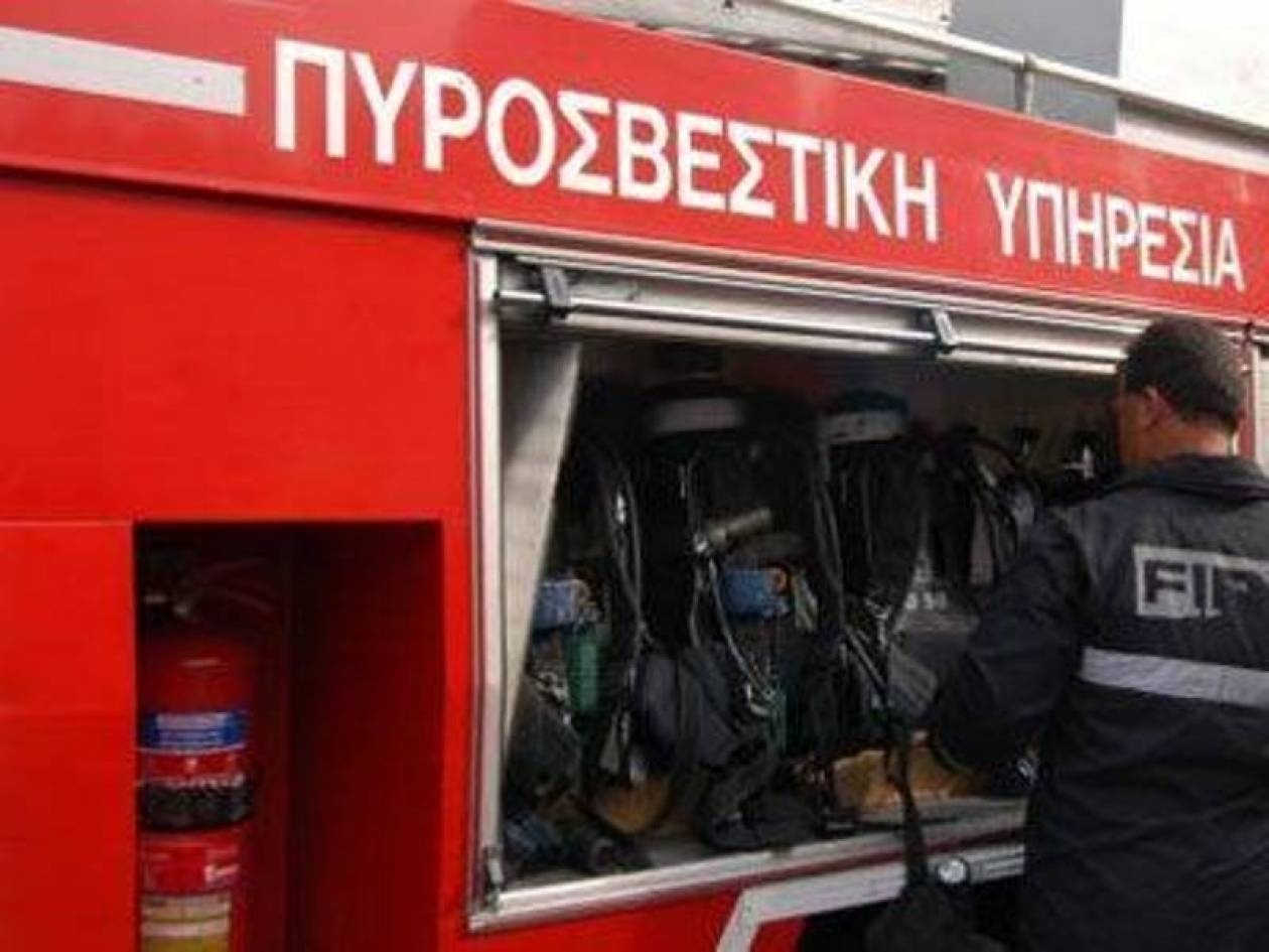 Φωτιά σε φανοποιείο στο Χαλάνδρι