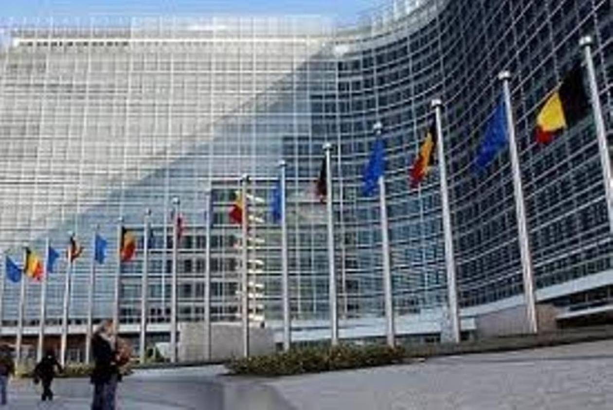 Ύφεση στην ευρωζώνη προβλέπει η ΕΕ