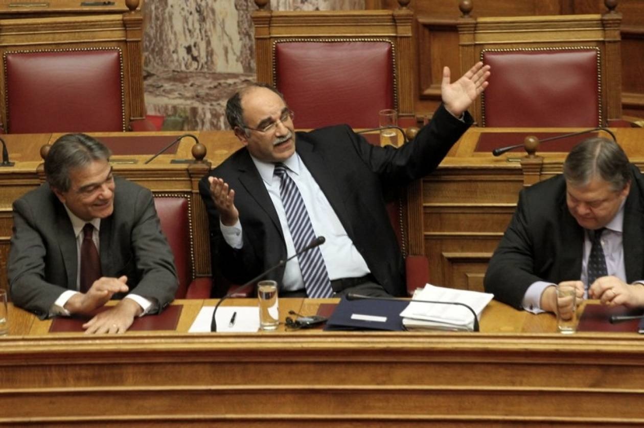 «Ναι» από Μ. Αποστολάκη και Α. Ροντούλη