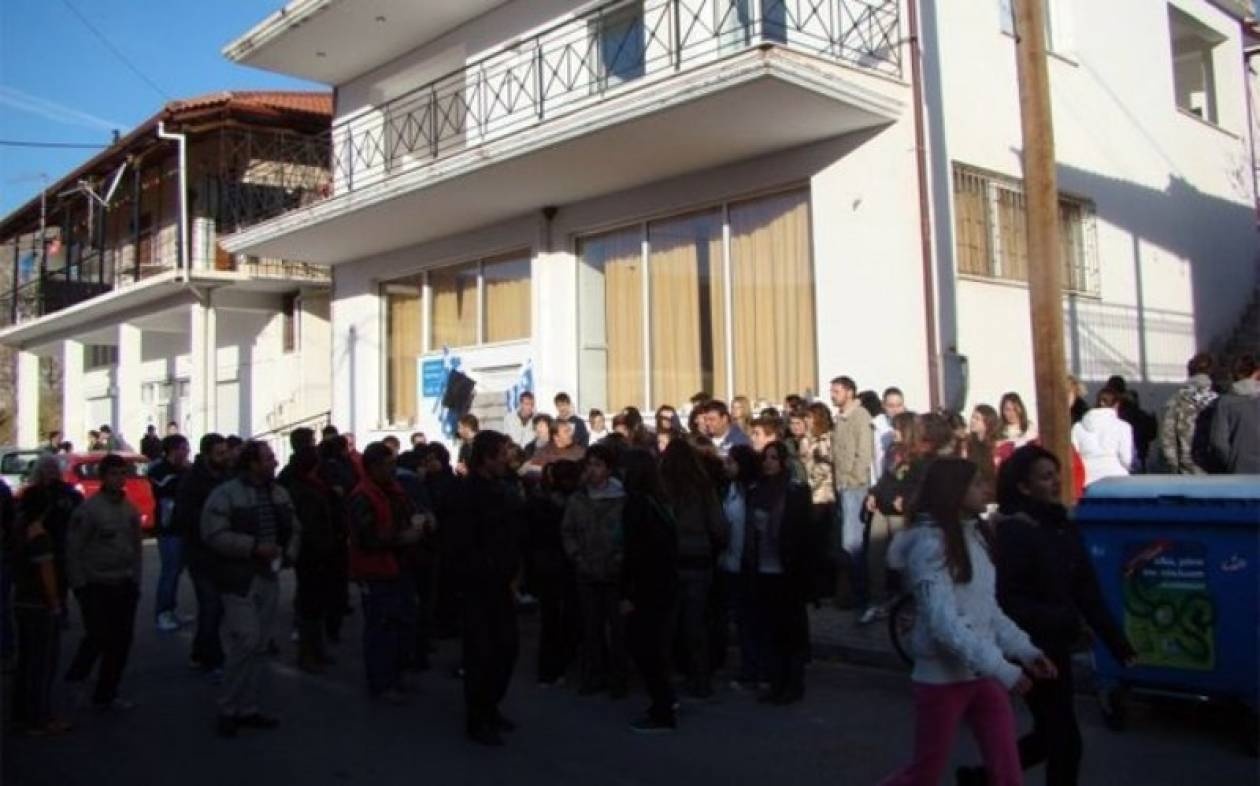 Κατάληψη στην εφορία Λιδωρικίου