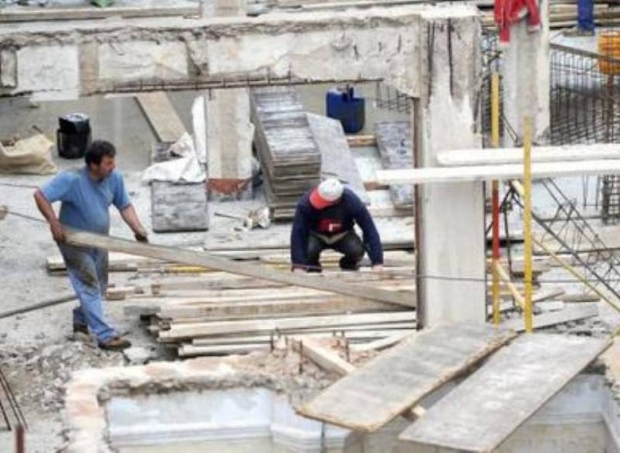 Kατακόρυφη πτώση των οικοδομικών  αδειών
