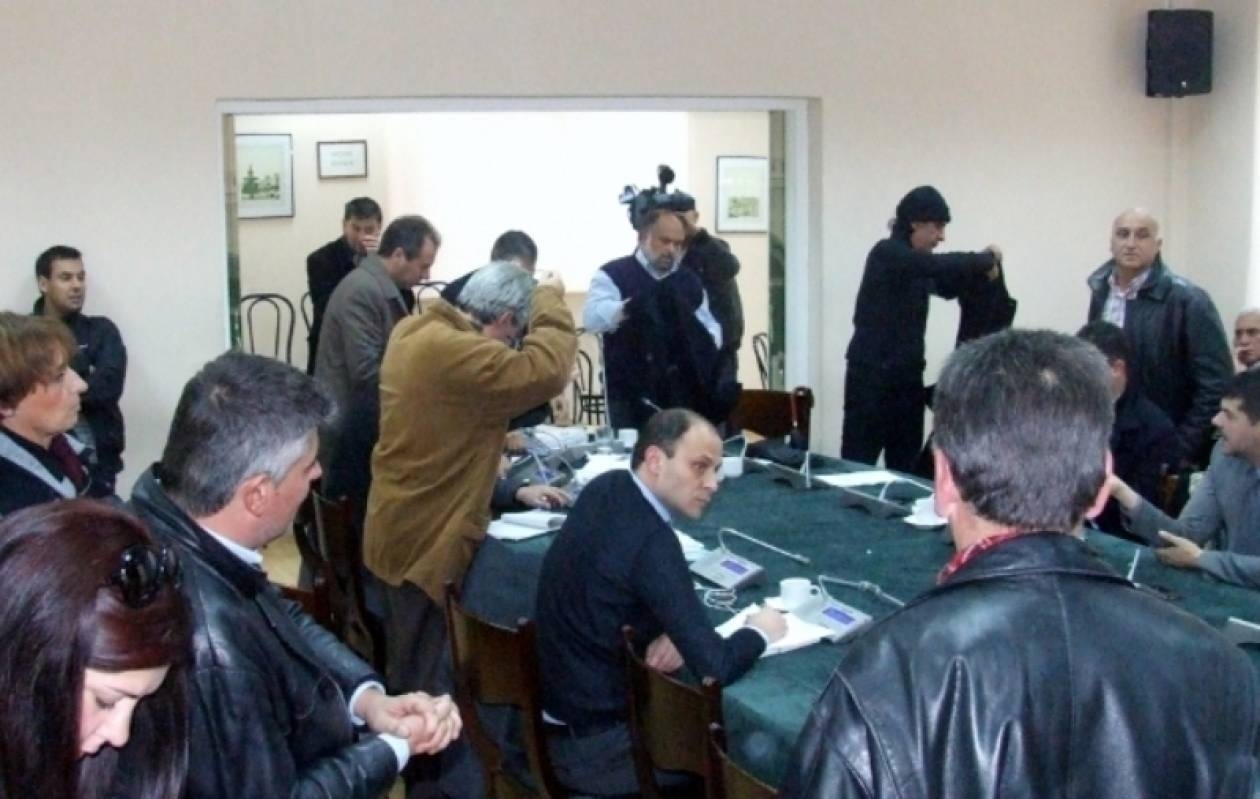 Βρισιές και χυδαίες εκφράσεις στο ΔΣ Πάτρας