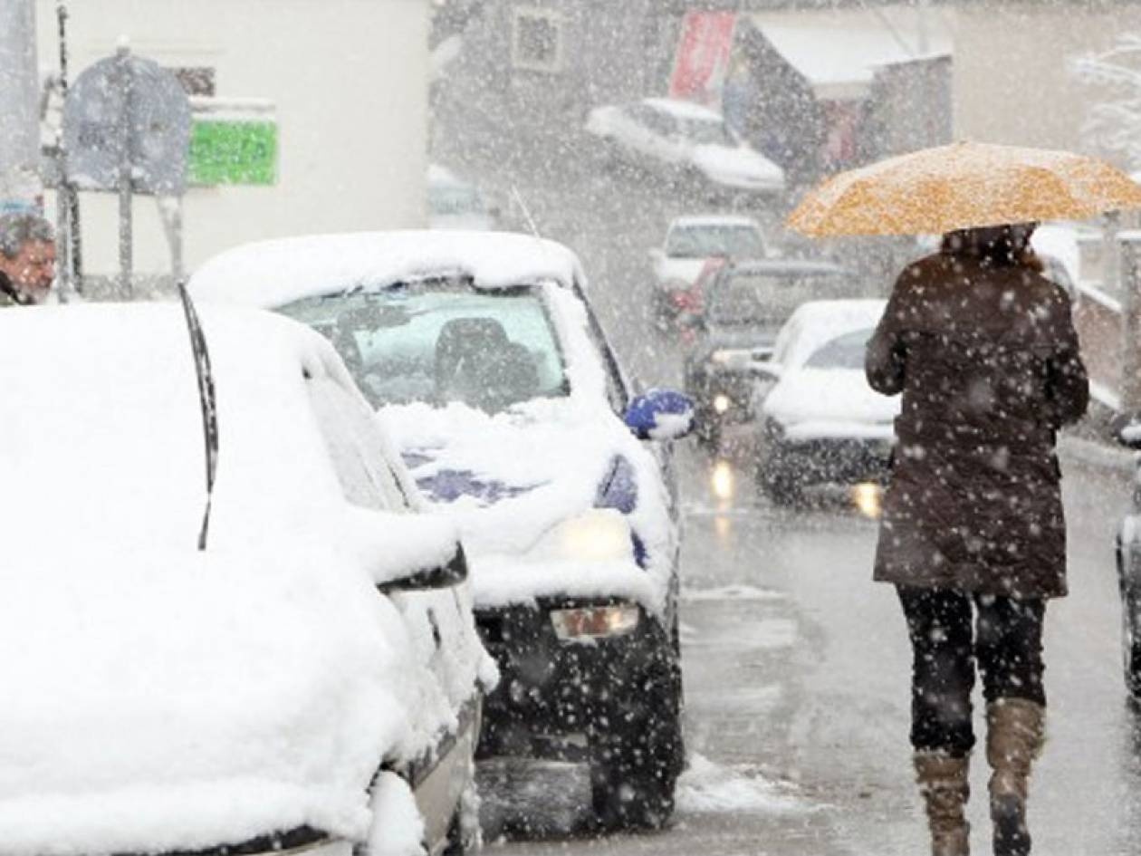 Τσουχτερό κρύο, βροχές και χιόνια