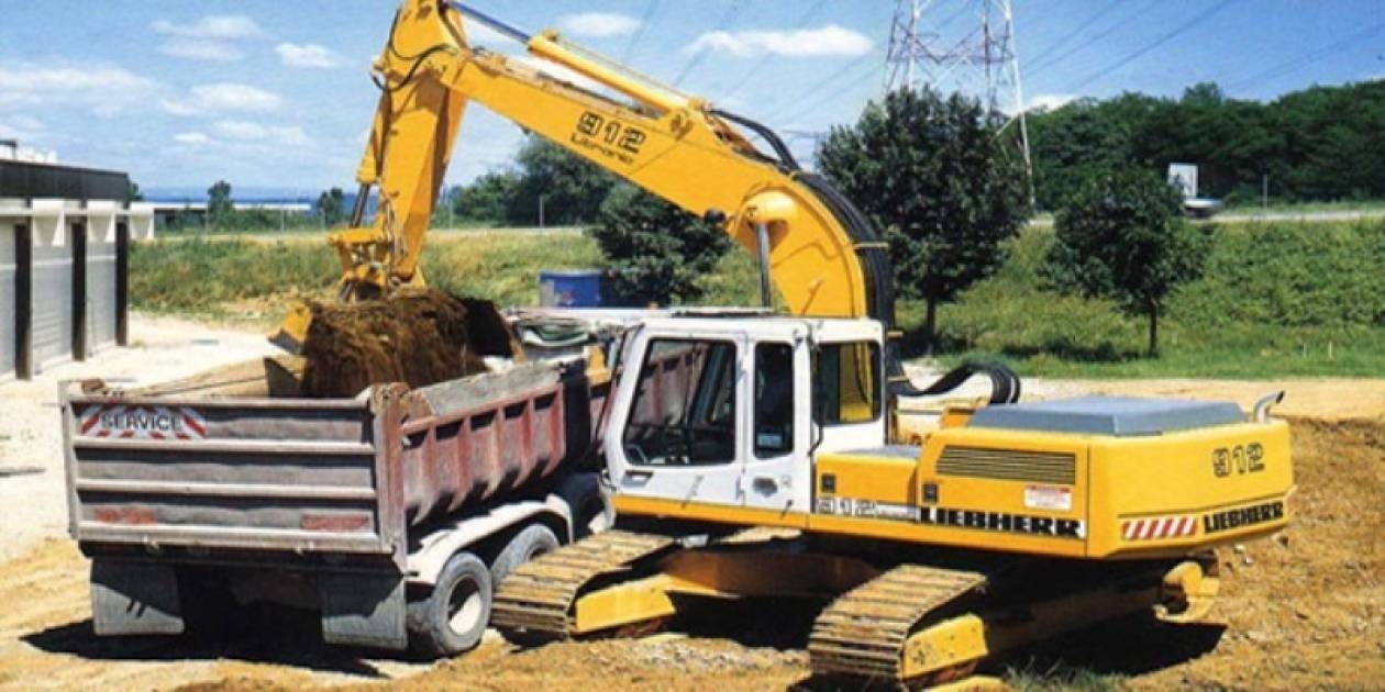 Σπείρα έκλεβε σκαπτικά μηχανήματα