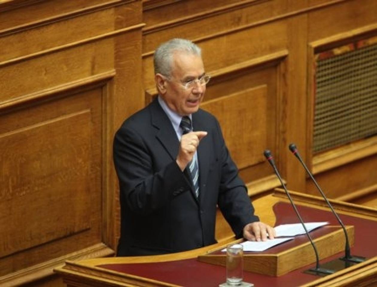 Δεν ψηφίζουν Μελάς και Κόλλια