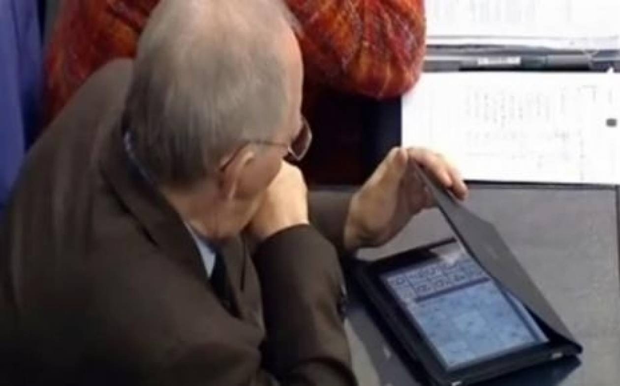 Όταν η Μέρκελ μίλαγε ο Σoίμπλε έπαιζε Sudoku