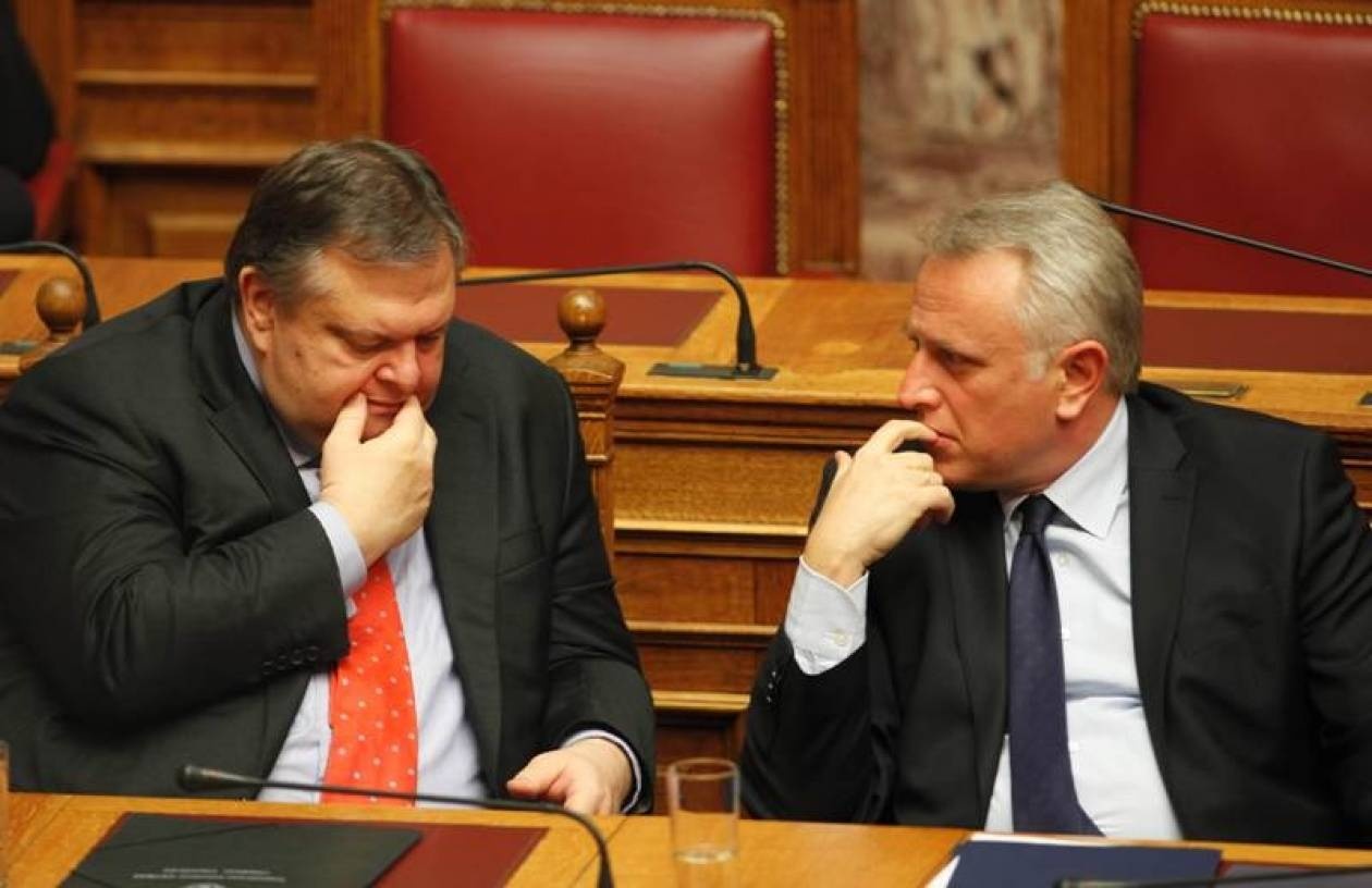 Στην πόρτα της εξόδου ο Γ. Ραγκούσης