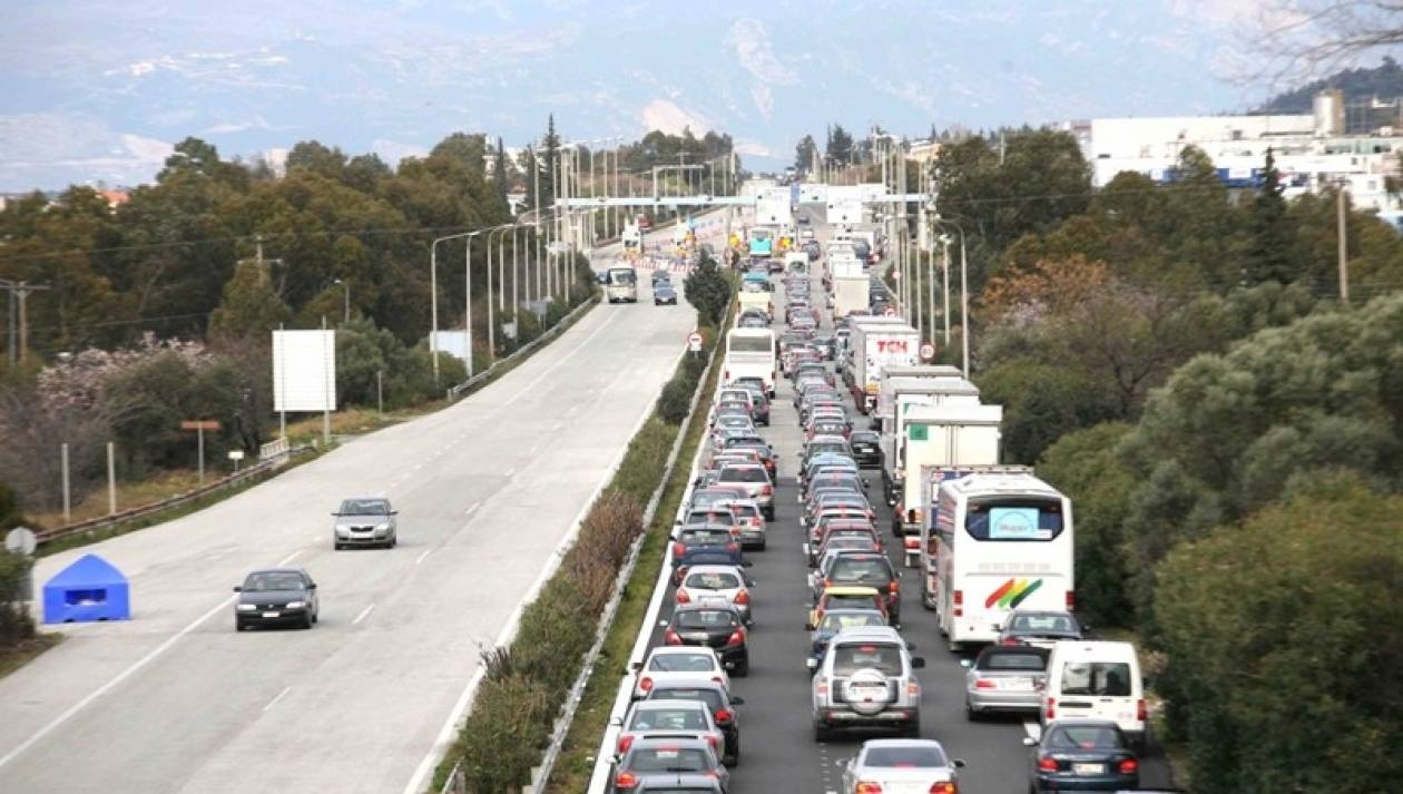 Ουρές χιλιομέτρων στα διόδια του Ρίο