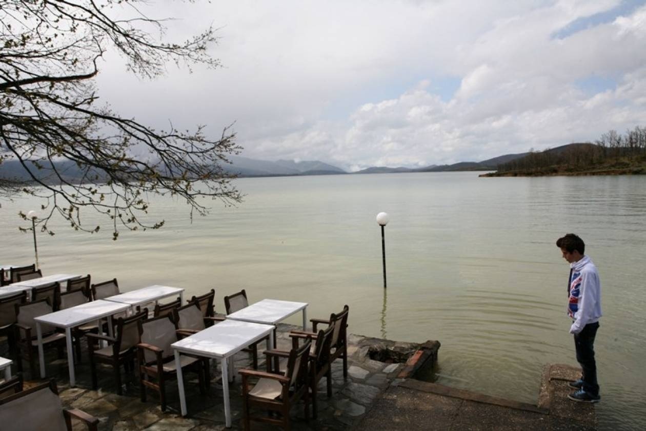 Στα όρια υπερχείλισης η λίμνη Πλαστήρα