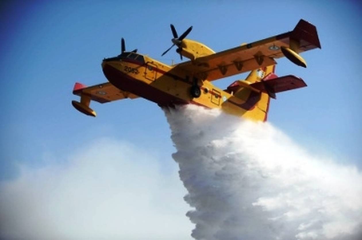 Σε εξέλιξη η πυρκαγιά στην Κερατέα
