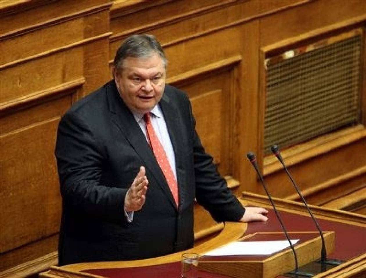 Βενιζέλος: «Ισότιμη στην Ευρώπη, η Ελλάδα»