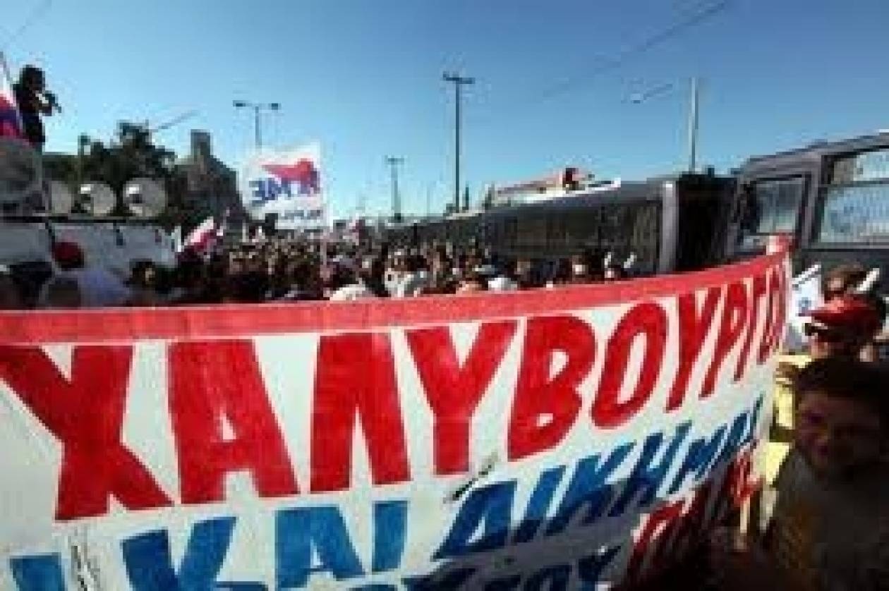 Χαλυβουργία: Συνεχίζουν τις κινητοποιήσεις