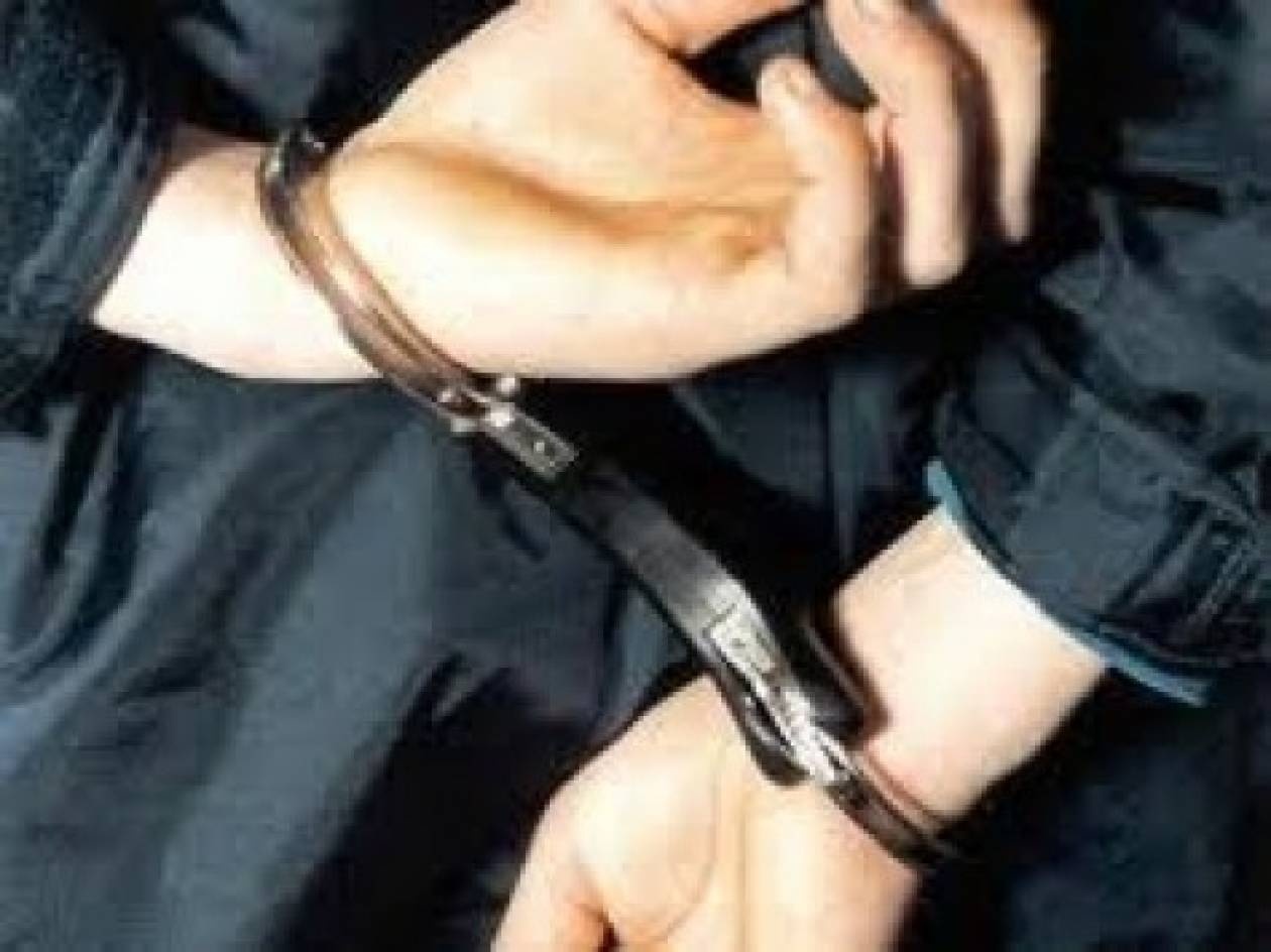 Τους έπιασαν να κλέβουν το σούπερ μάρκετ