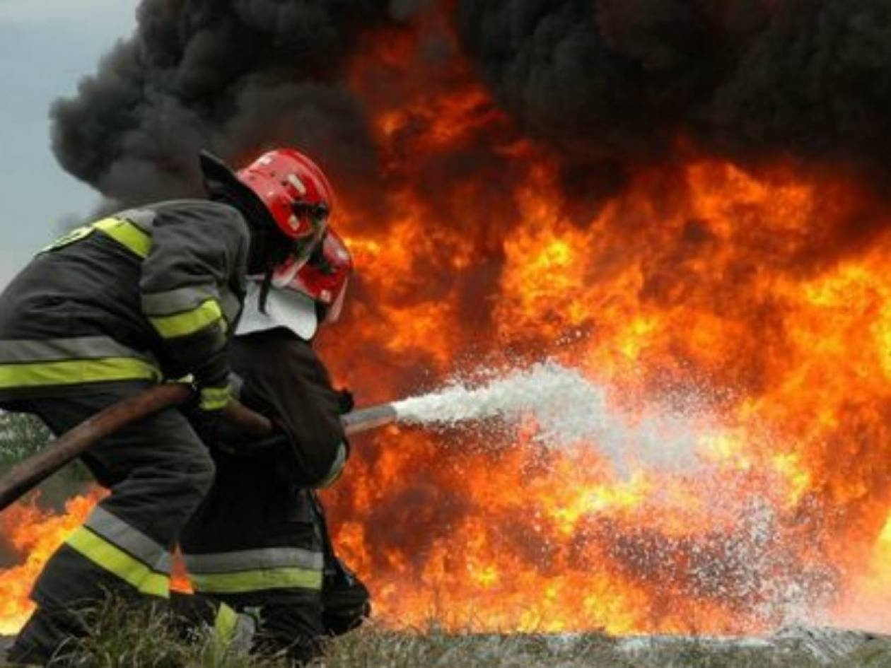 Μαίνεται η φωτιά στη Μεγαλόπολη