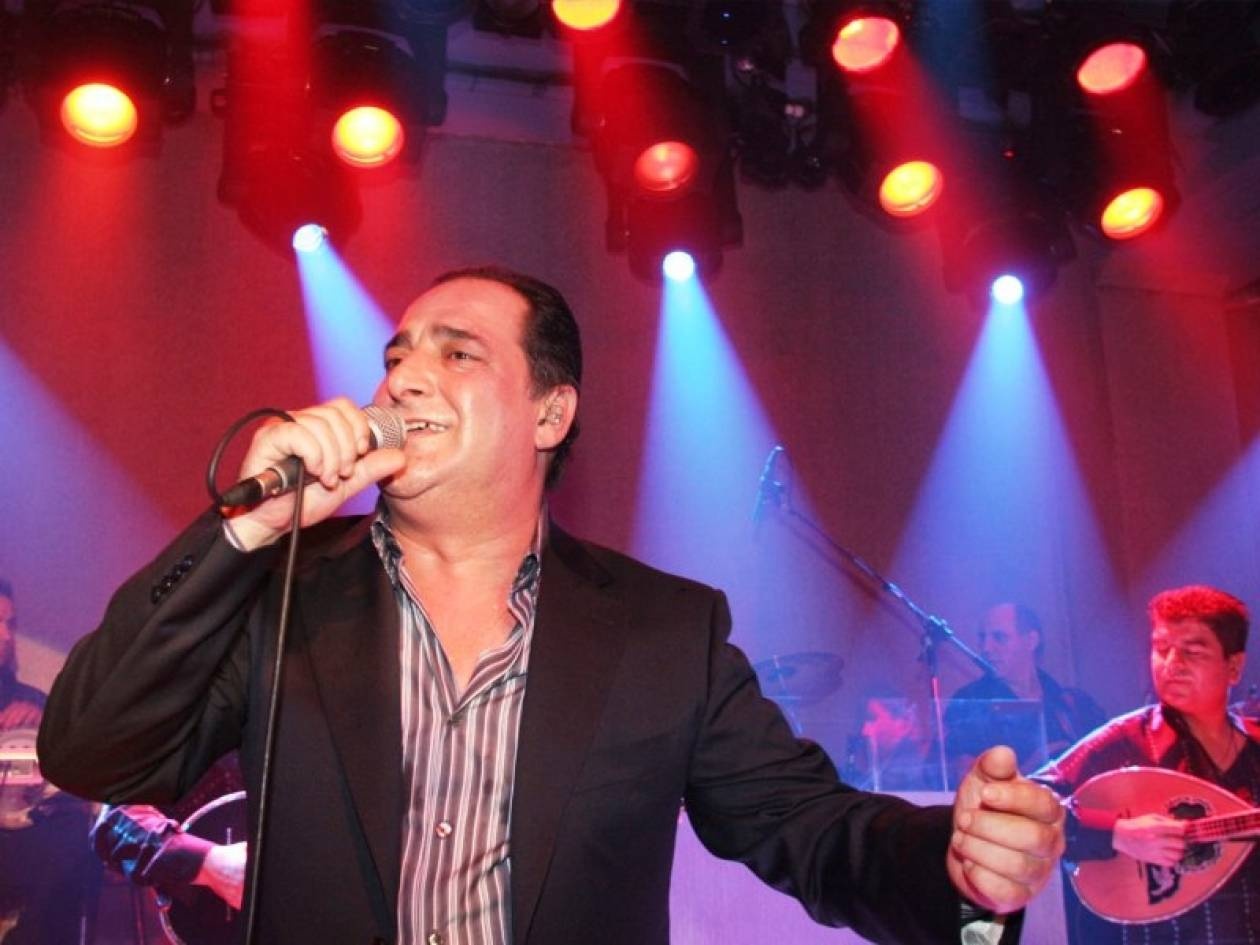 Έκανε τατουάζ τον Βασίλη Καρρά