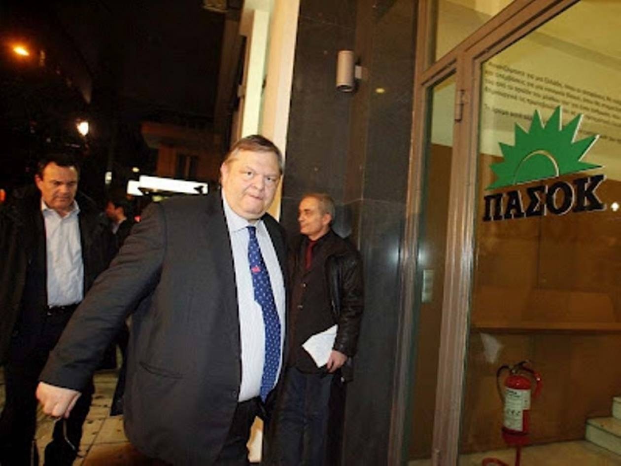 Πυρετός συσκέψεων στο ΠΑΣΟΚ
