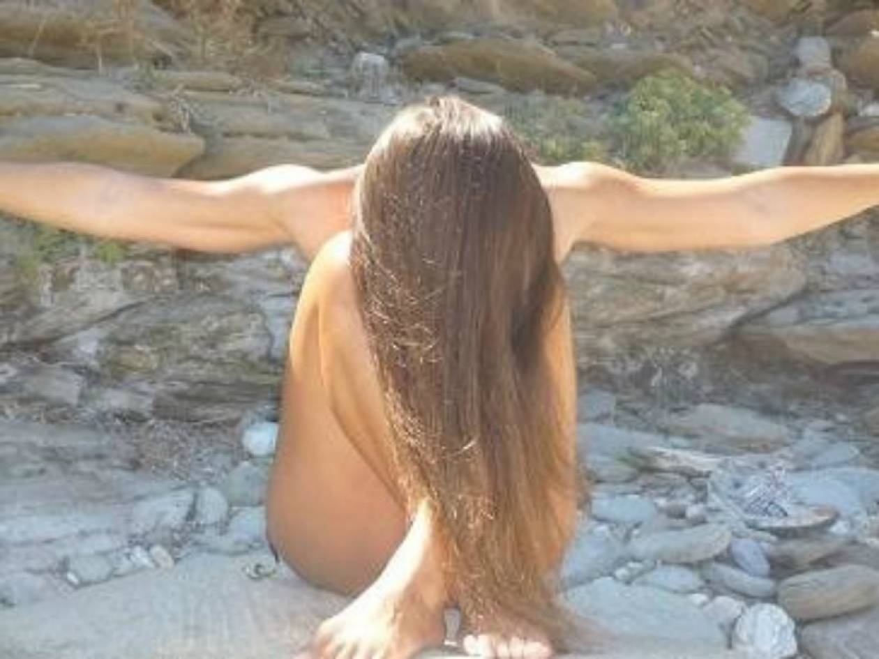 Ολόγυμνη για τις ανάγκες γυρίσματος... (pics)