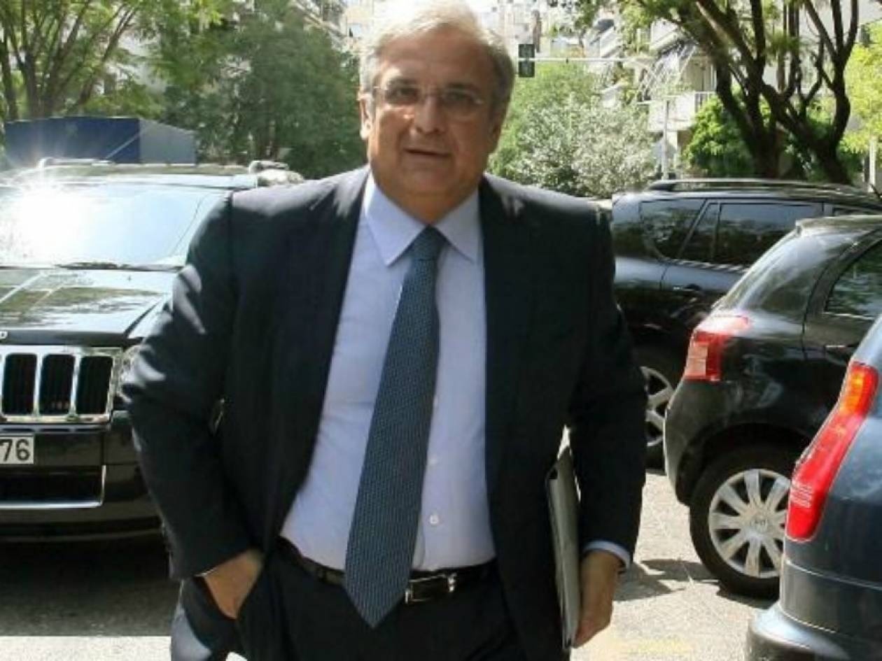 Ο Παπαθανασίου στο Ινστιτούτο «Καραμανλή»