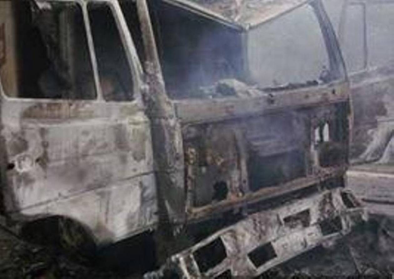 Στις φλόγες φορτηγό στον Κηφισό