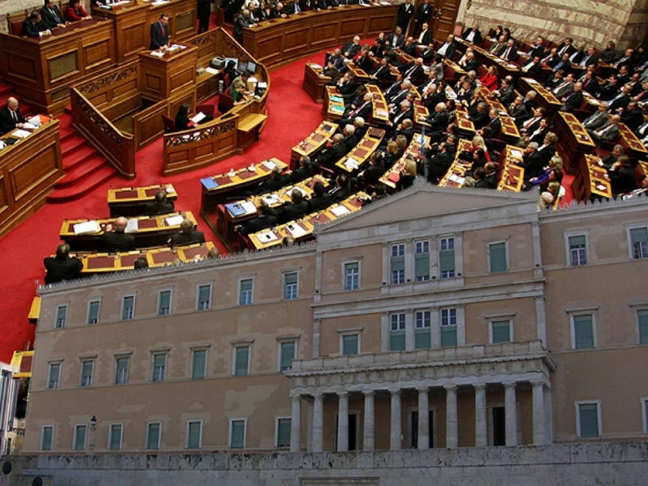 Επιβάλλουν μισθό 510 ευρώ την ώρα που λαμβάνουν μηνιαίως 7.000 ευρώ
