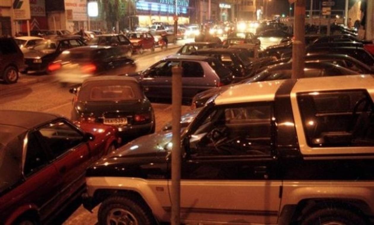 Χειροπέδες σε «παρκαδόρους» στο Κολωνάκι