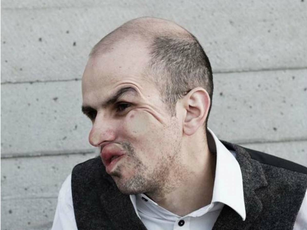 Απίθανες φωτογραφίες: Κολλημένοι στο γυαλί!