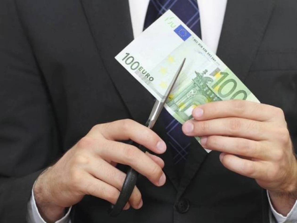 «Ψαλίδι» στις συντάξεις του ΟΑΕΕ