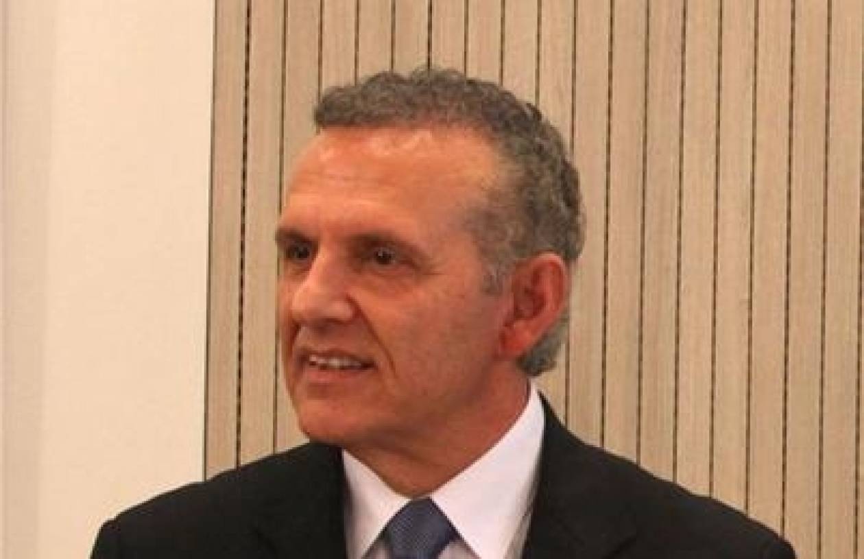 Ο Υπ. Άμυνας Kύπρου μεταβαίνει στο Παρίσι