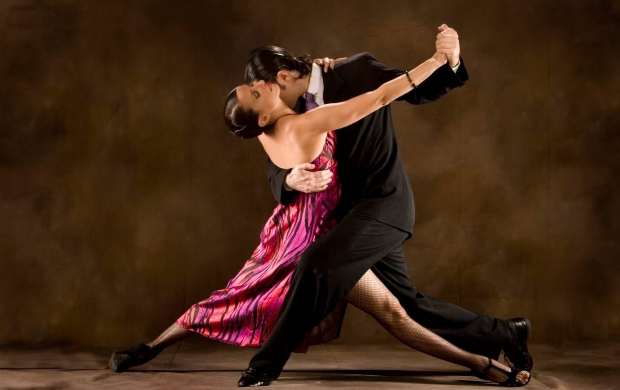 Tango κάτω από την φωτισμένη Ακρόπολη