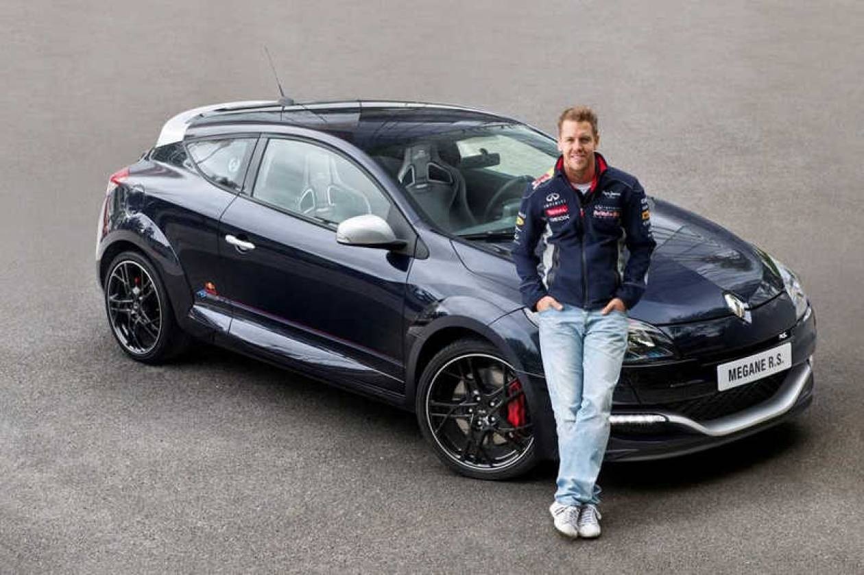 RENAULT MEGANE: Ειδική έκδοση RS RB8