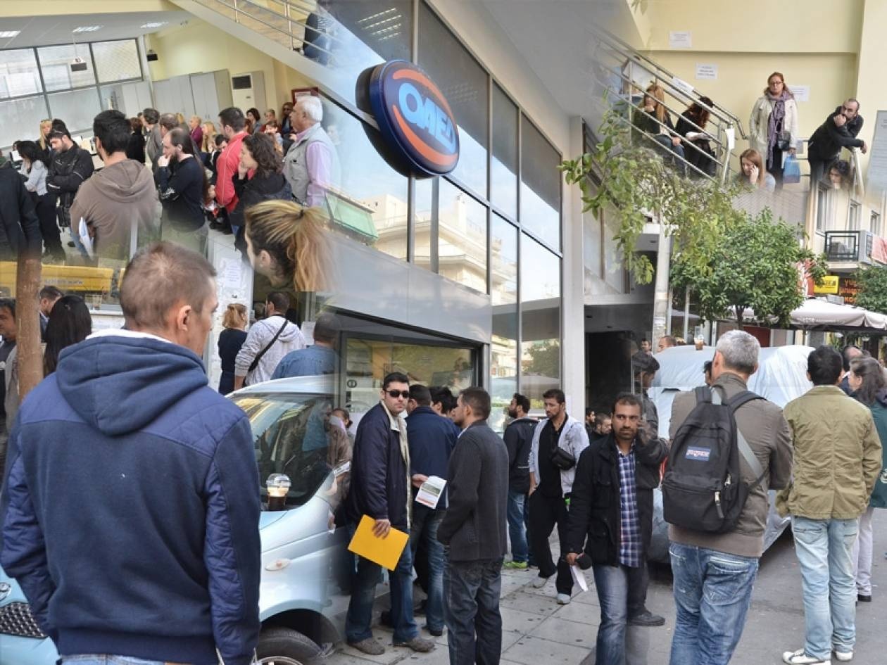 Εικόνες ντροπής και σήμερα στα γραφεία του ΟΑΕΔ (pics+vids)
