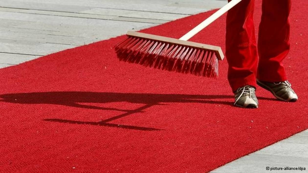 SZ: «Κόκκινο χαλί» για ξένους επενδυτές