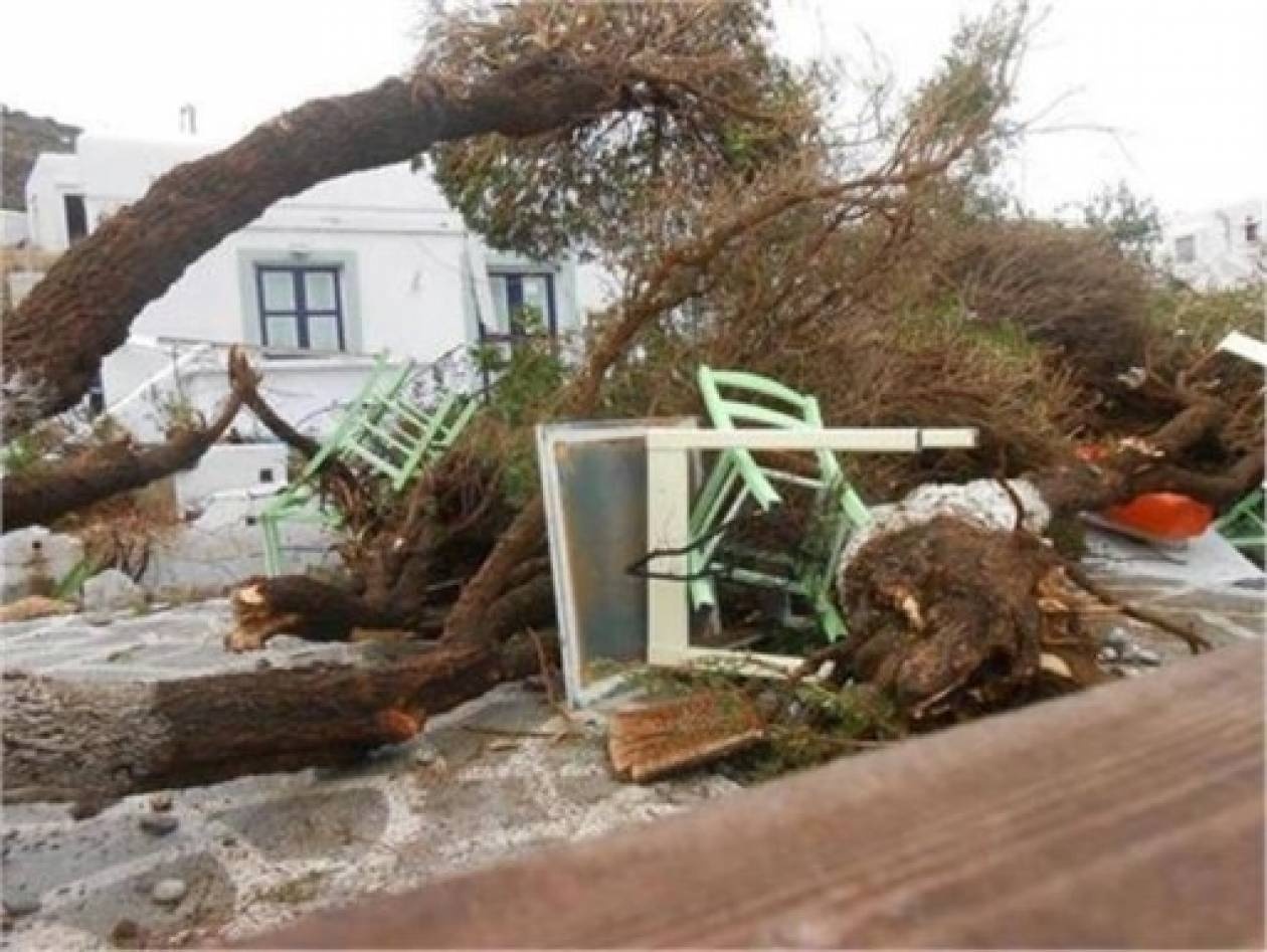 Ανεμοστρόβιλος «σάρωσε» την Αστυπάλαια (pics)