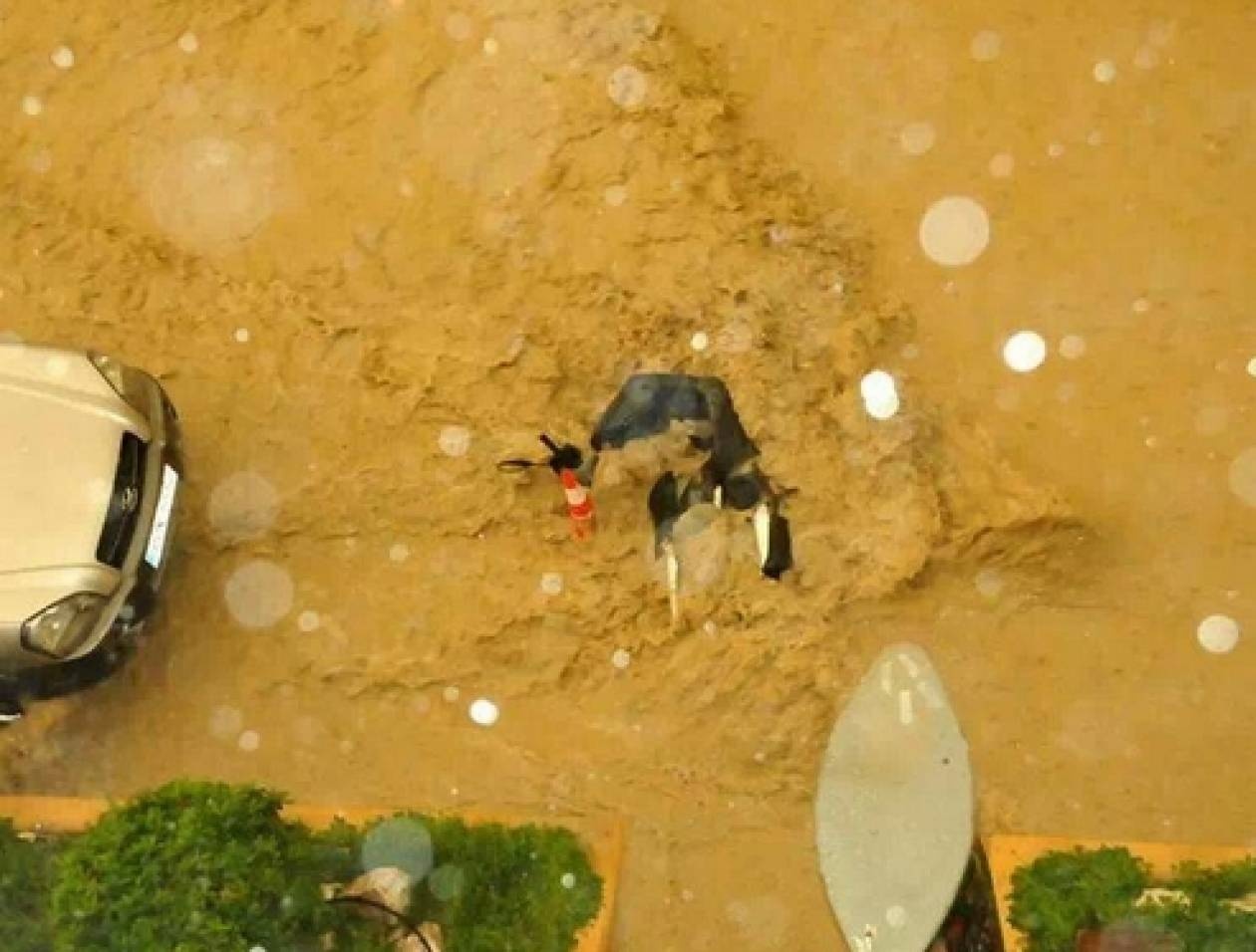 Ποτάμι «έπνιξε» χωριό στη Ρόδο (pics+vid)