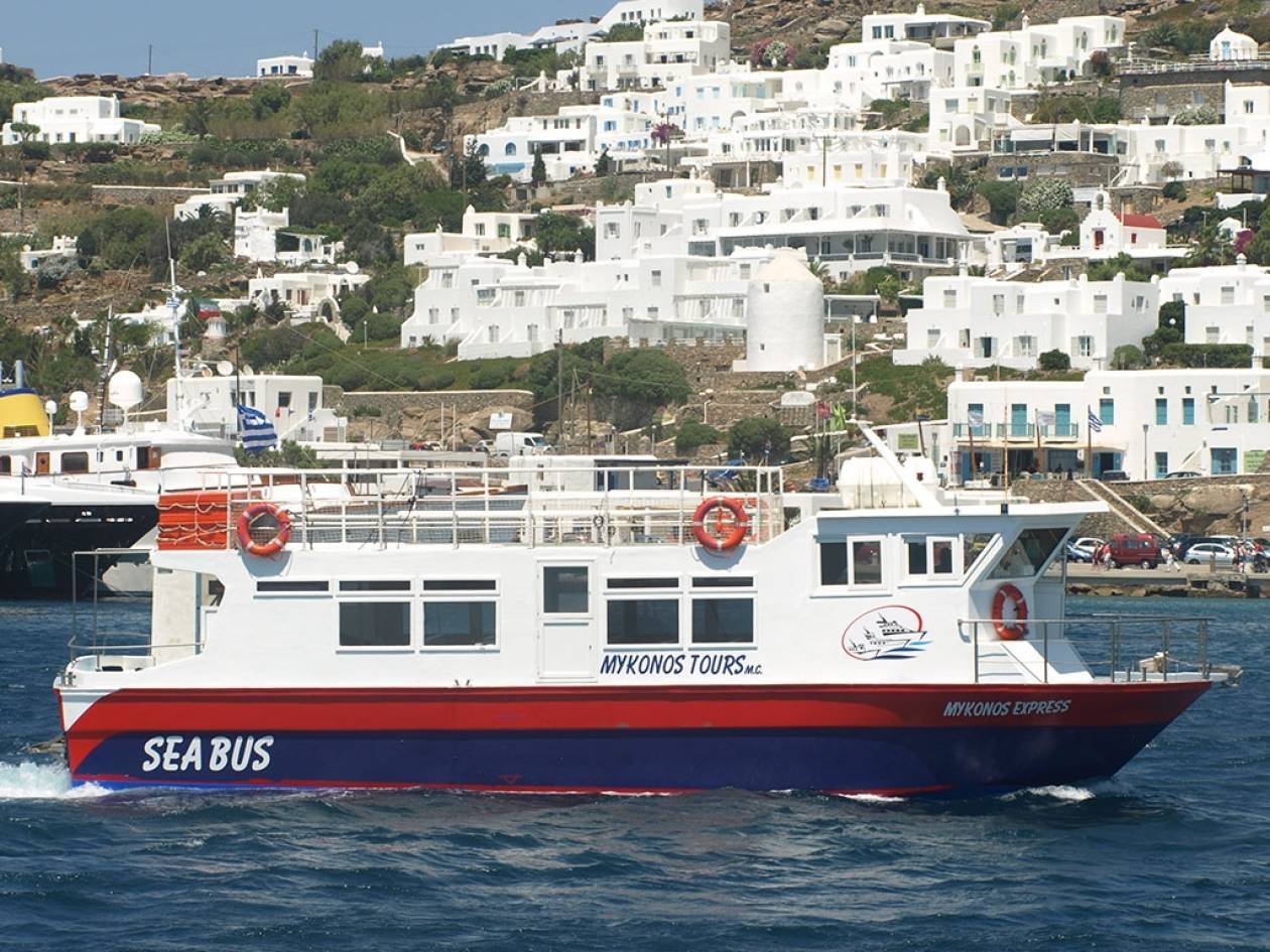 Μεταφορά δύο ασθενών από την Τήνο